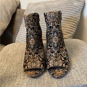 BNWOT | Candie's Tapestry Peep-Toe Ankle Boots